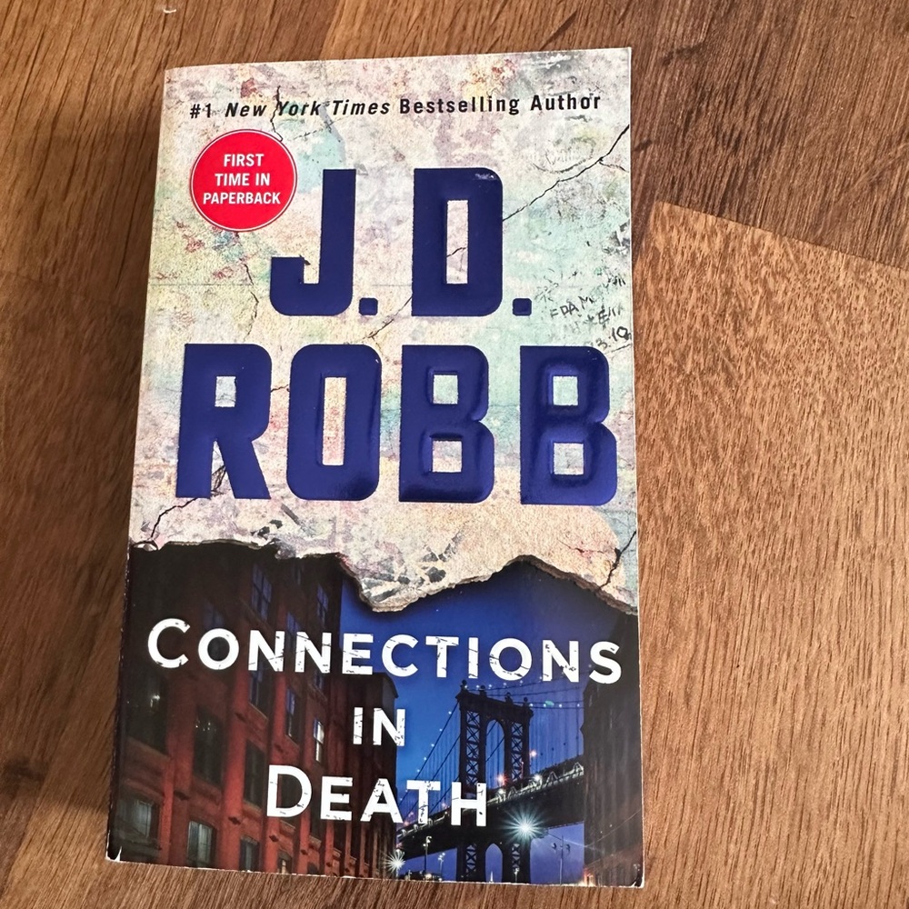 J.D. Robb 'Connections in Death' Paperback